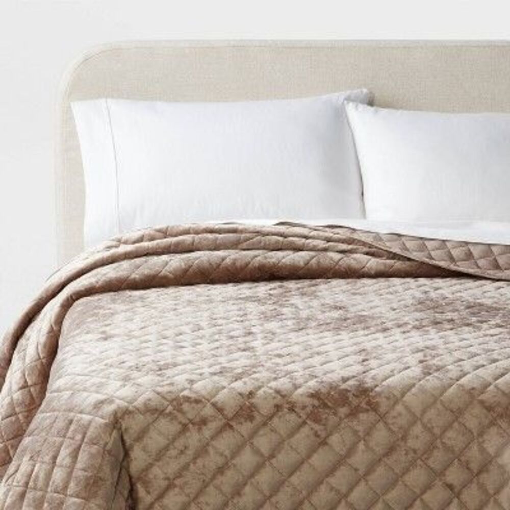 Threshold luxe diamond stitch quilt! (No shams)